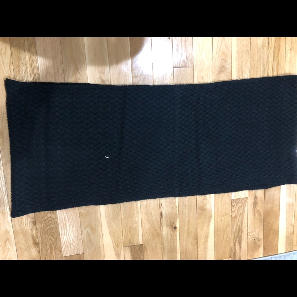 Used banana republic black infinity scarf
